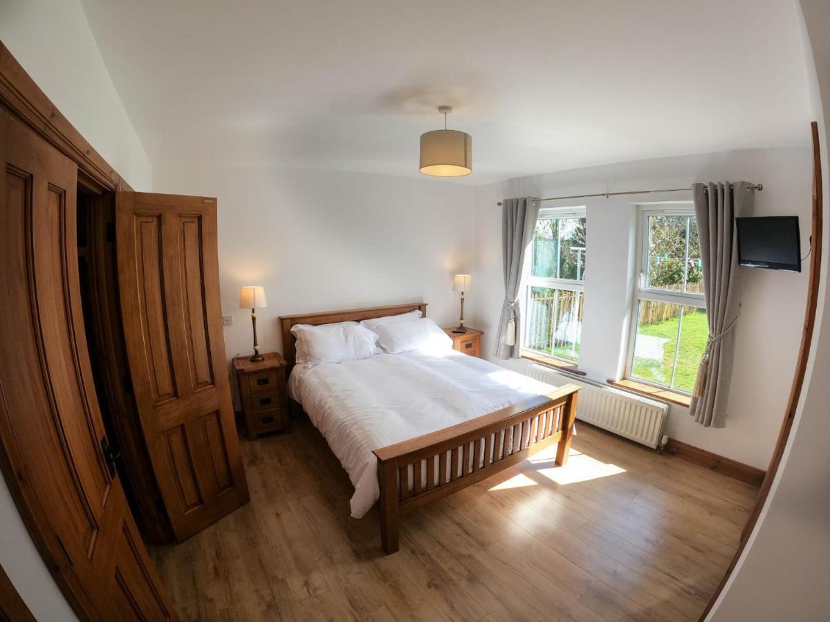 The Heights & Hollows Farmhouse, Saul, Downpatrick, Sleeps 14 Exterior photo